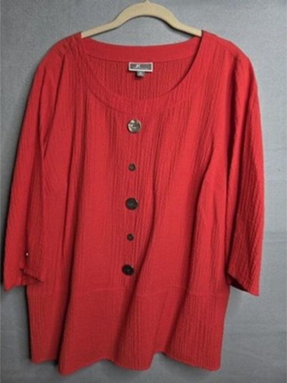 JM Collection Size XL Bright Red Decorative Button Popcorn Textured Crinkle Top
